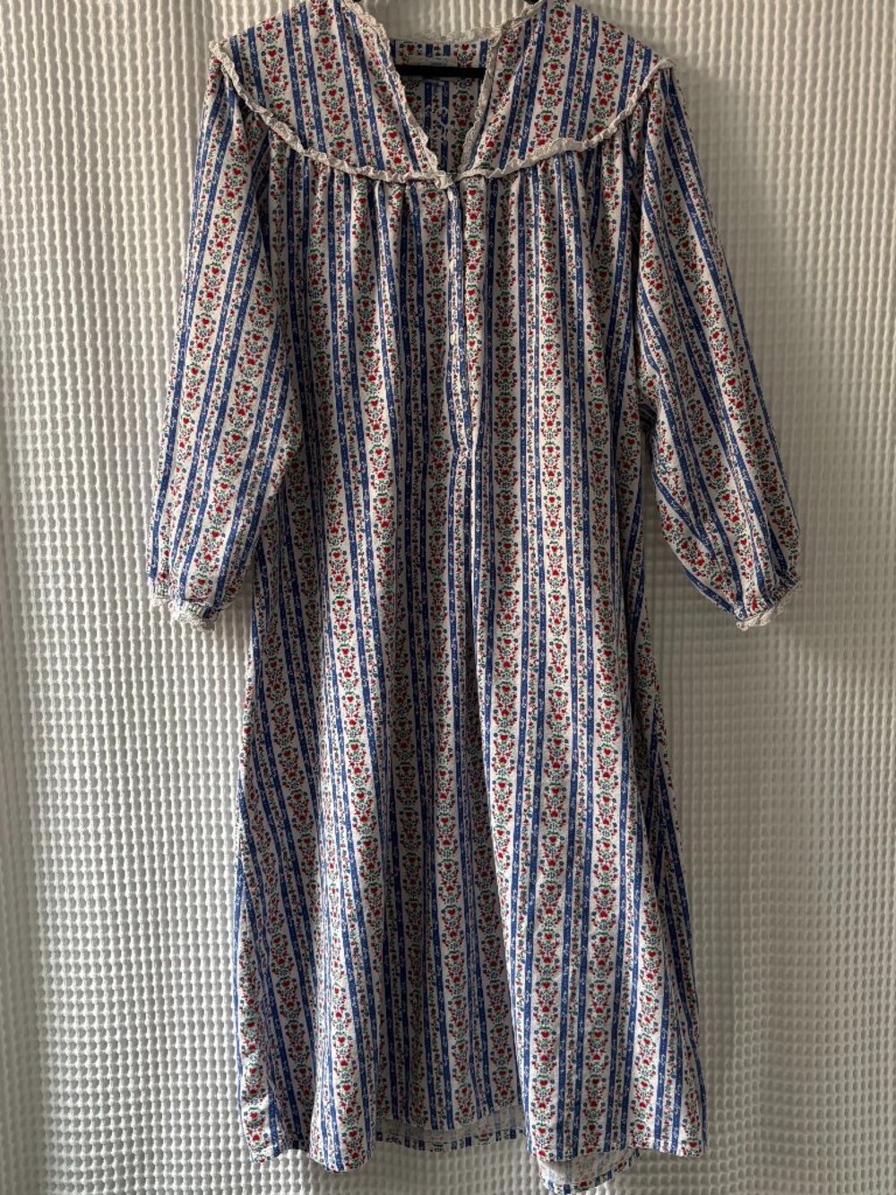 Lanz of Salzburg blue striped Tyrolean cotton flannel women's nightgown sz small
